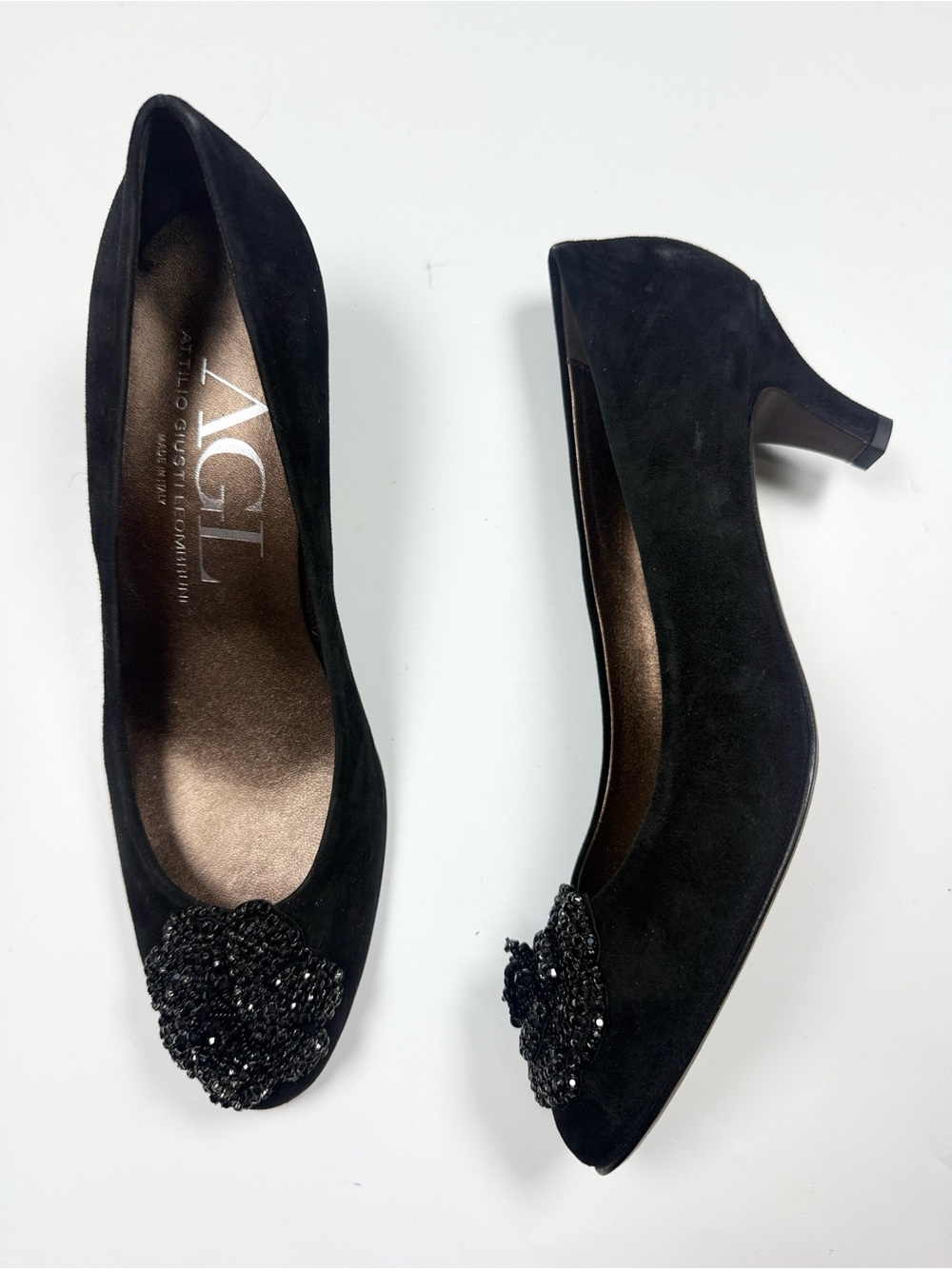 AGL Attilio Giusti Leombruni black suede Kitten Heels Beaded Pom S-567 Sz 9.5-10